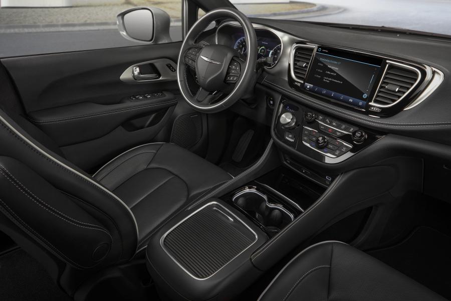 Интерьер Chrysler Pacifica Limited S Appearance Package AWD (RU) 2020 года  (фото 58 из 70)